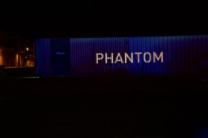 20150828社会実験コンテナカフェ〜Phantom〜のプロジェクションマッピングの様子 その2