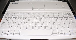 ANKER Super-Slim Bluetooth Keyboard Coverの全景